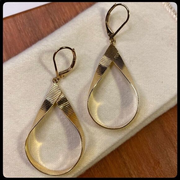 Gold Tone Ribbed Dangle Earrings - Picture 2 of 6